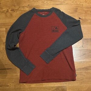 American Eagle Outfitters Red and Gray Long Sleeve Tee